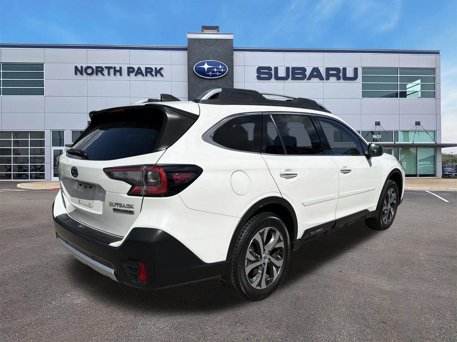 Used 2021 Subaru Outback Touring XT AWD/4WD image 3