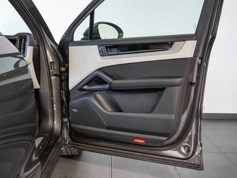 New 2026 Porsche Cayenne E-Hybrid image 28