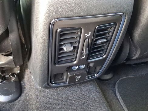 Used 2022 Jeep Grand Cherokee Limited image 11