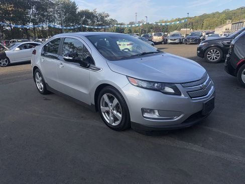 Used 2014 Chevrolet Volt FWD image 8