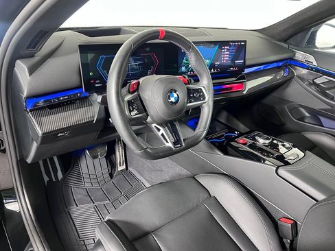 Used 2025 BMW M5 w/ Executive Package AWD/4WD image 4