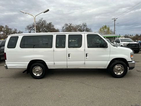 Used 2011 Ford E-350 and Econoline 350 XLT image 3