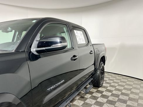 Used 2022 Toyota Tacoma SR5 image 12