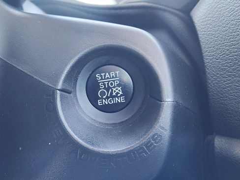 Used 2022 Jeep Renegade Limited image 22