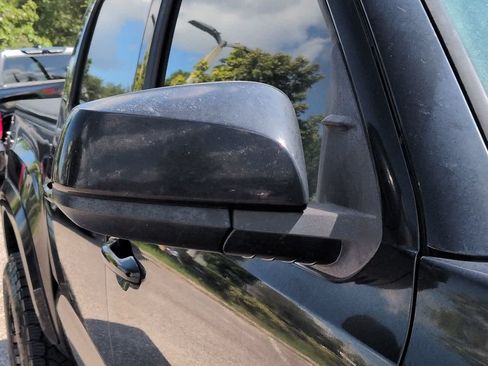 Used 2018 Toyota Tacoma SR5 AWD/4WD image 12