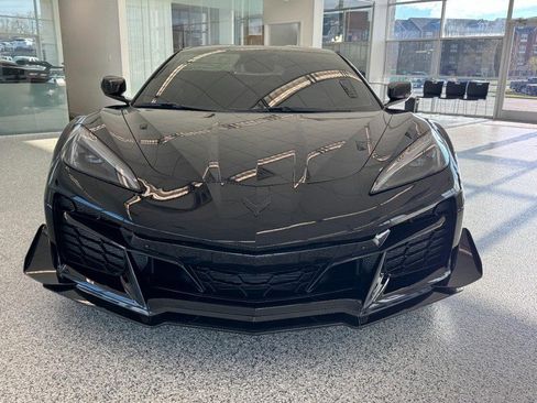 Used 2023 Chevrolet Corvette Z06 w/ Engine Appearance Package image 8