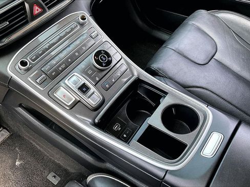 Used 2023 Hyundai Santa Fe Limited AWD/4WD image 19