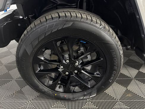 Used 2022 Jeep Wrangler Unlimited Sahara w/ Cold Weather Group image 11