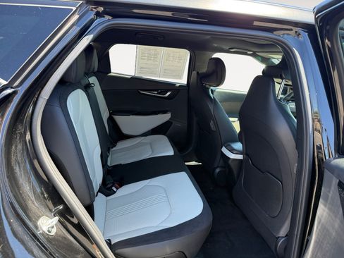 Used 2024 Kia EV6 GT-Line w/ GT-Line White Seat Package RWD image 18