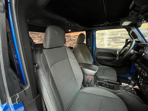 Used 2024 Jeep Wrangler Sport AWD/4WD image 33