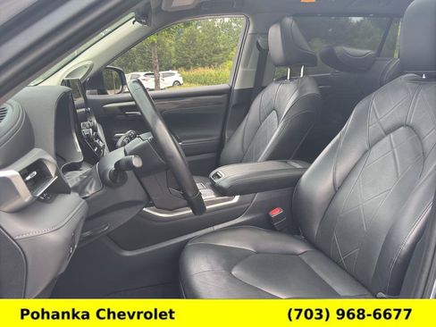 Used 2023 Toyota Highlander Platinum AWD/4WD image 20