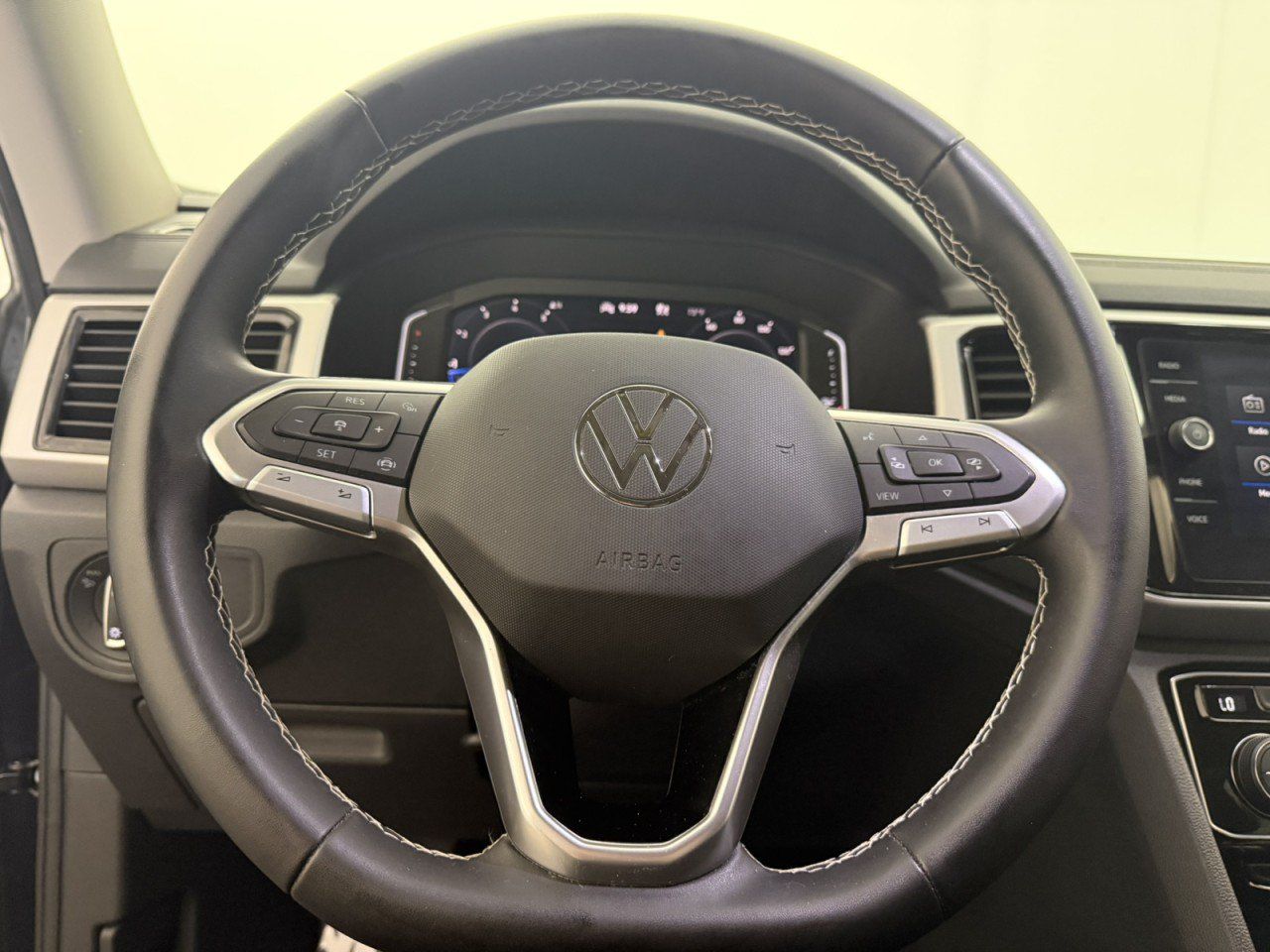 Used 2023 Volkswagen Atlas SE w/ Black Wheel Package AWD/4WD image 22