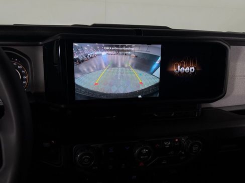 Used 2025 Jeep Wrangler Unlimited Sport AWD/4WD image 22
