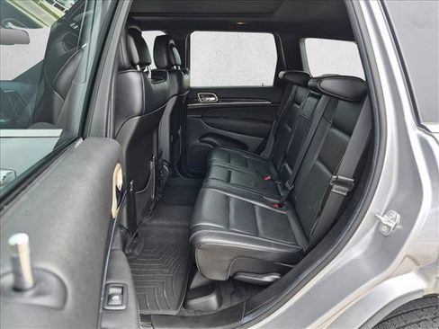 Used 2014 Jeep Grand Cherokee Overland w/ Advanced Technology Group AWD/4WD image 19