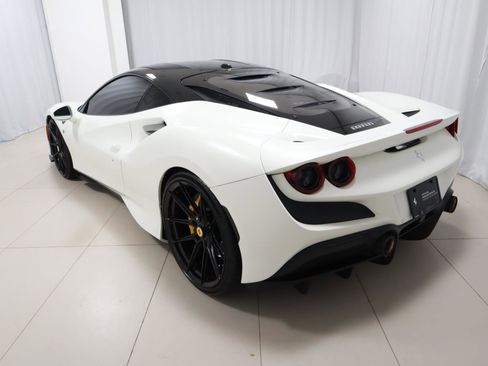 Used 2021 Ferrari F8 Tributo image 13