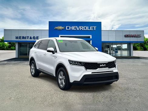 Used 2023 Kia Sorento LX image 1