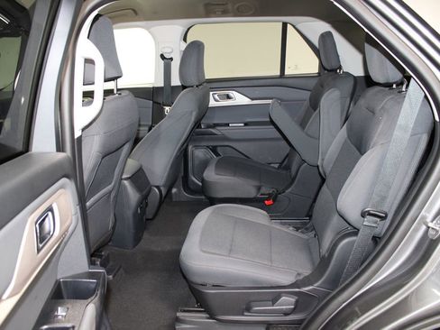 Used 2025 Ford Explorer Active image 19
