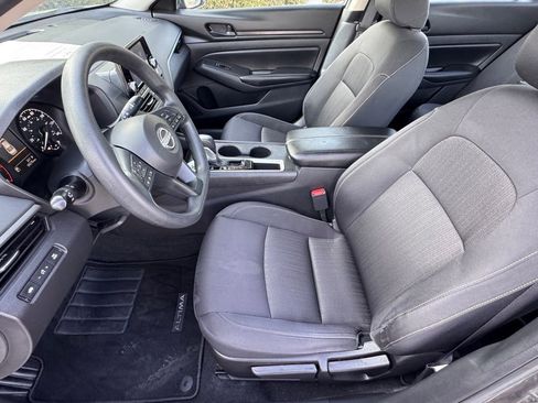 Certified 2024 Nissan Altima 2.5 S FWD image 11