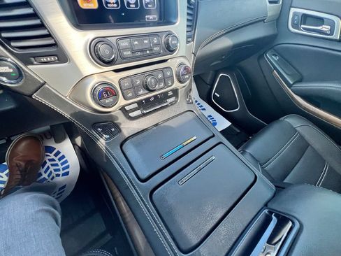 Used 2019 GMC Yukon Denali w/ Denali Ultimate Package AWD/4WD image 30