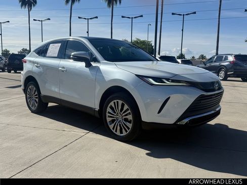 Used 2024 Toyota Venza Limited image 9