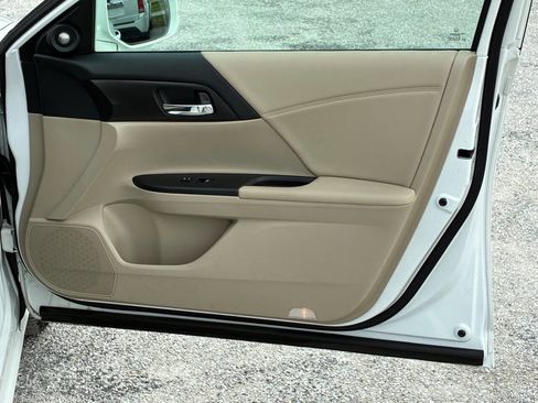 Used 2015 Honda Accord EX-L image 16
