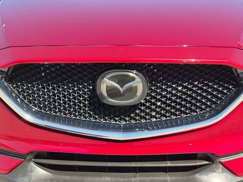 Used 2018 MAZDA CX-5 Touring w/ Preferred Equipment Package FWD image 9