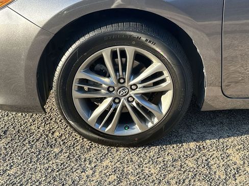 Used 2017 Toyota Camry SE image 10