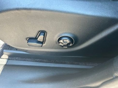 Used 2018 Jeep Cherokee Limited AWD/4WD image 15