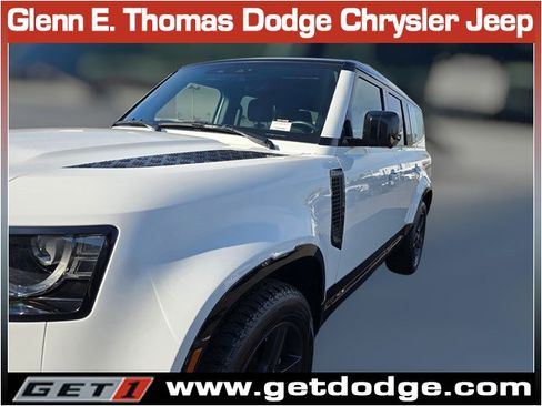 Used 2024 Land Rover Defender 130 X-Dynamic SE image 4