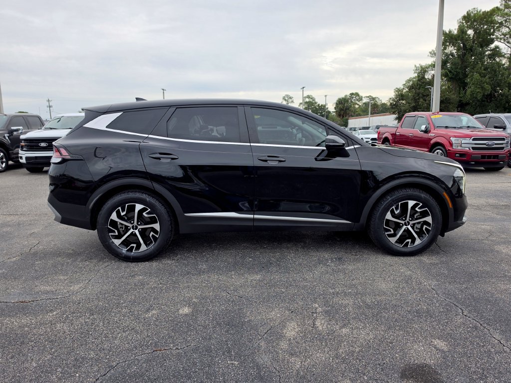 Used 2024 Kia Sportage EX FWD image 5