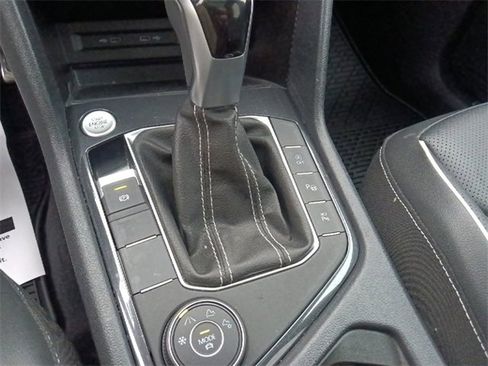 Used 2023 Volkswagen Tiguan SEL R-Line image 25