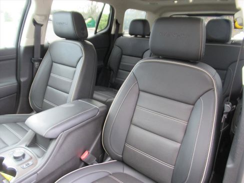 Used 2023 GMC Acadia Denali w/ Denali Ultimate Package image 16