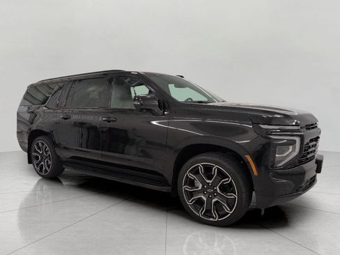 Used 2025 Chevrolet Suburban RST w/ RST Capability Package AWD/4WD image 1