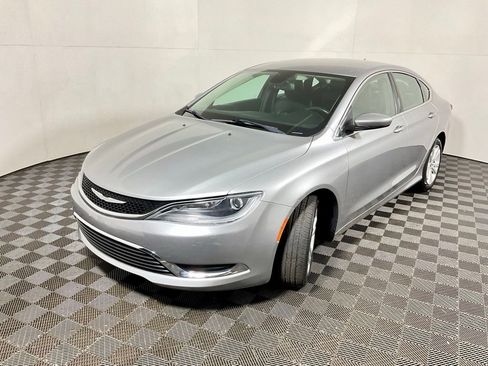 Used 2017 Chrysler 200 Limited Platinum image 11