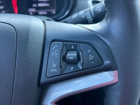 Used 2020 Chevrolet Trax LT w/ Sun & Sound Package AWD/4WD image 27