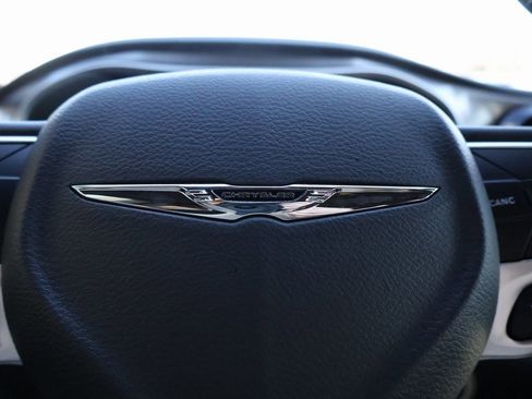 Used 2026 Chrysler Pacifica Select image 27