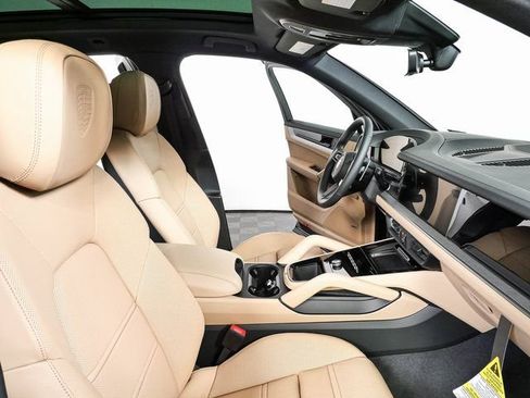 New 2026 Porsche Cayenne AWD/4WD image 23