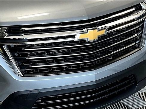 Used 2023 Chevrolet Traverse LT image 30