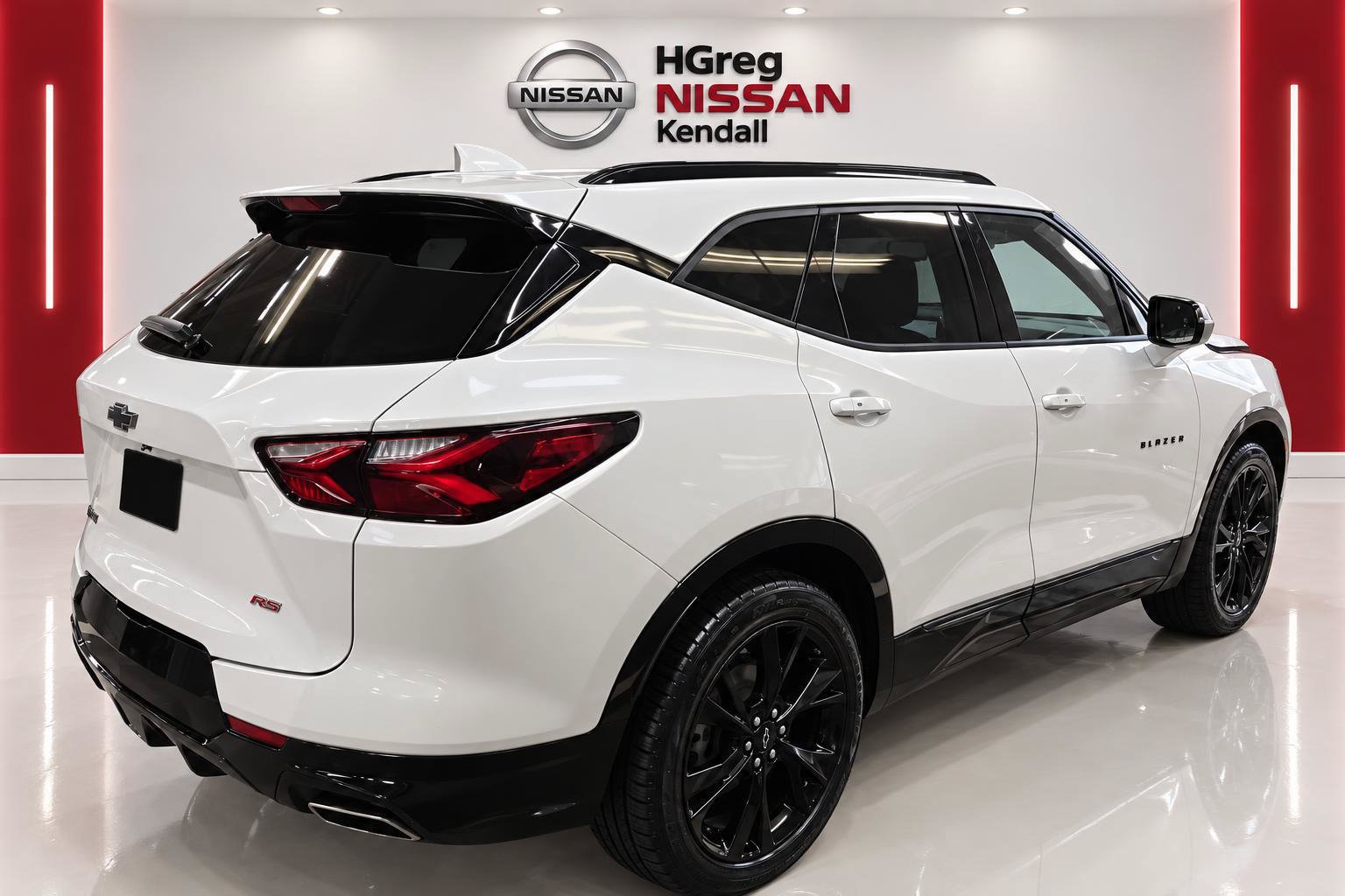 Used 2021 Chevrolet Blazer RS w/ Enhanced Convenience Package FWD image 4