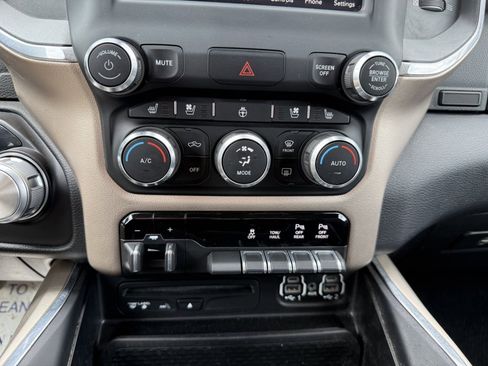 Used 2019 RAM 1500 Laramie AWD/4WD image 27