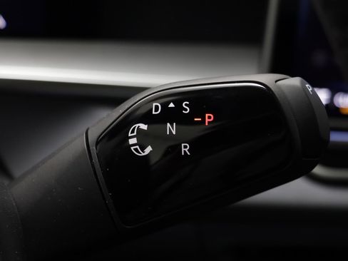 New 2026 Volkswagen Tiguan SE R-Line image 11