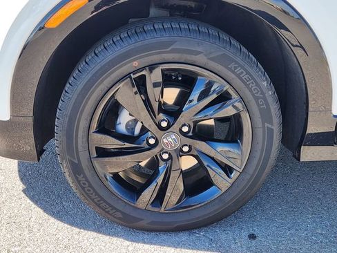 Used 2024 Buick Encore GX Sport Touring image 13