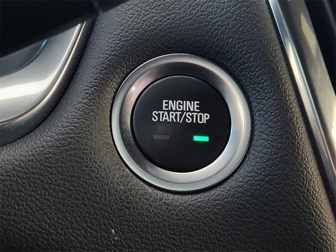 Used 2023 Chevrolet Traverse LT image 21