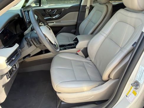 Used 2024 Lincoln Corsair Grand Touring image 11