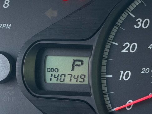 Used 2011 Toyota Sienna LE FWD image 10