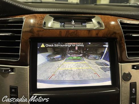 Used 2013 Cadillac Escalade Platinum image 19