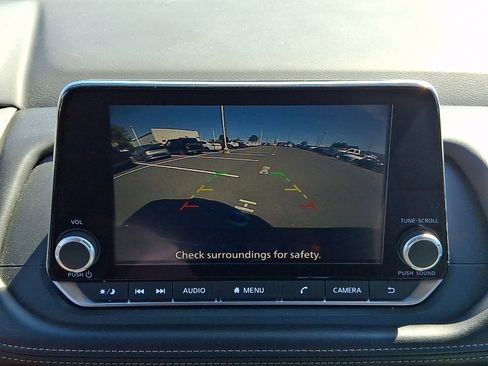 Used 2024 Nissan Rogue SV AWD/4WD image 17