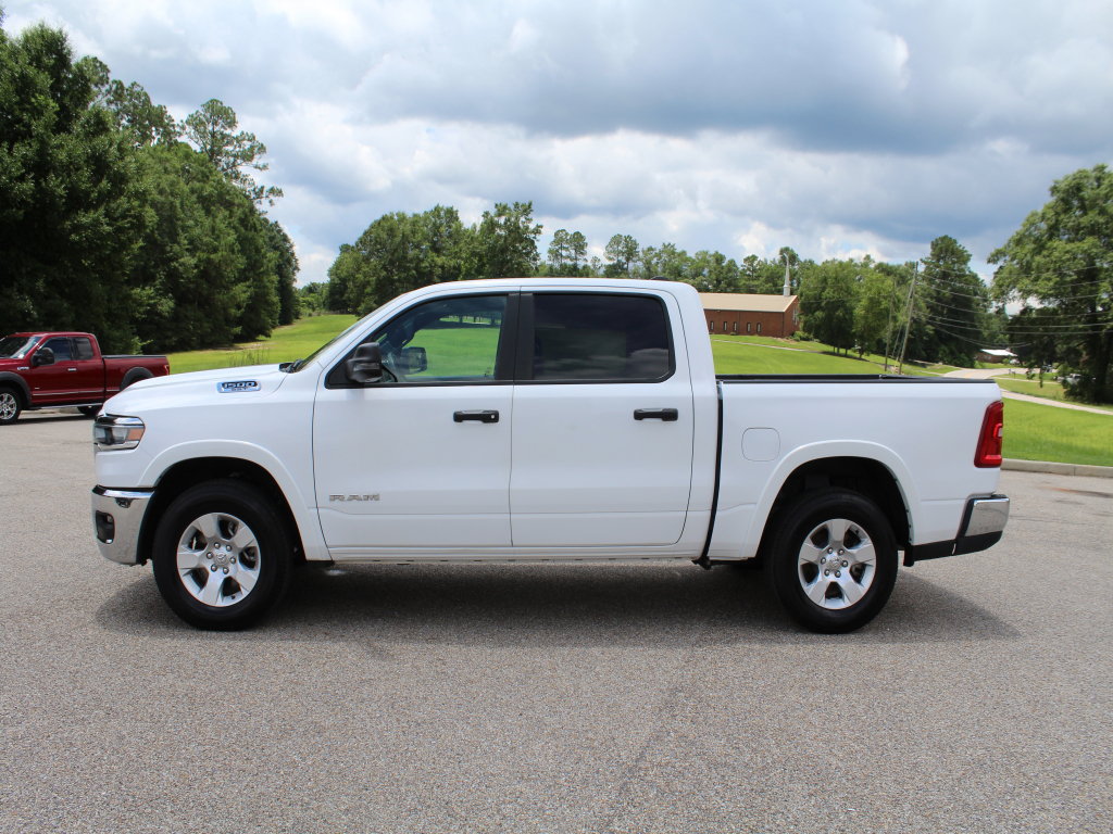 Used 2025 RAM 1500 Big Horn AWD/4WD image 6