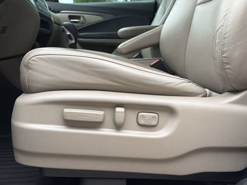 Used 2017 Honda Ridgeline RTL-T image 18