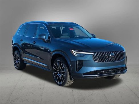 New 2026 Volvo XC90 B6 Plus w/ Protection Package Premier image 8